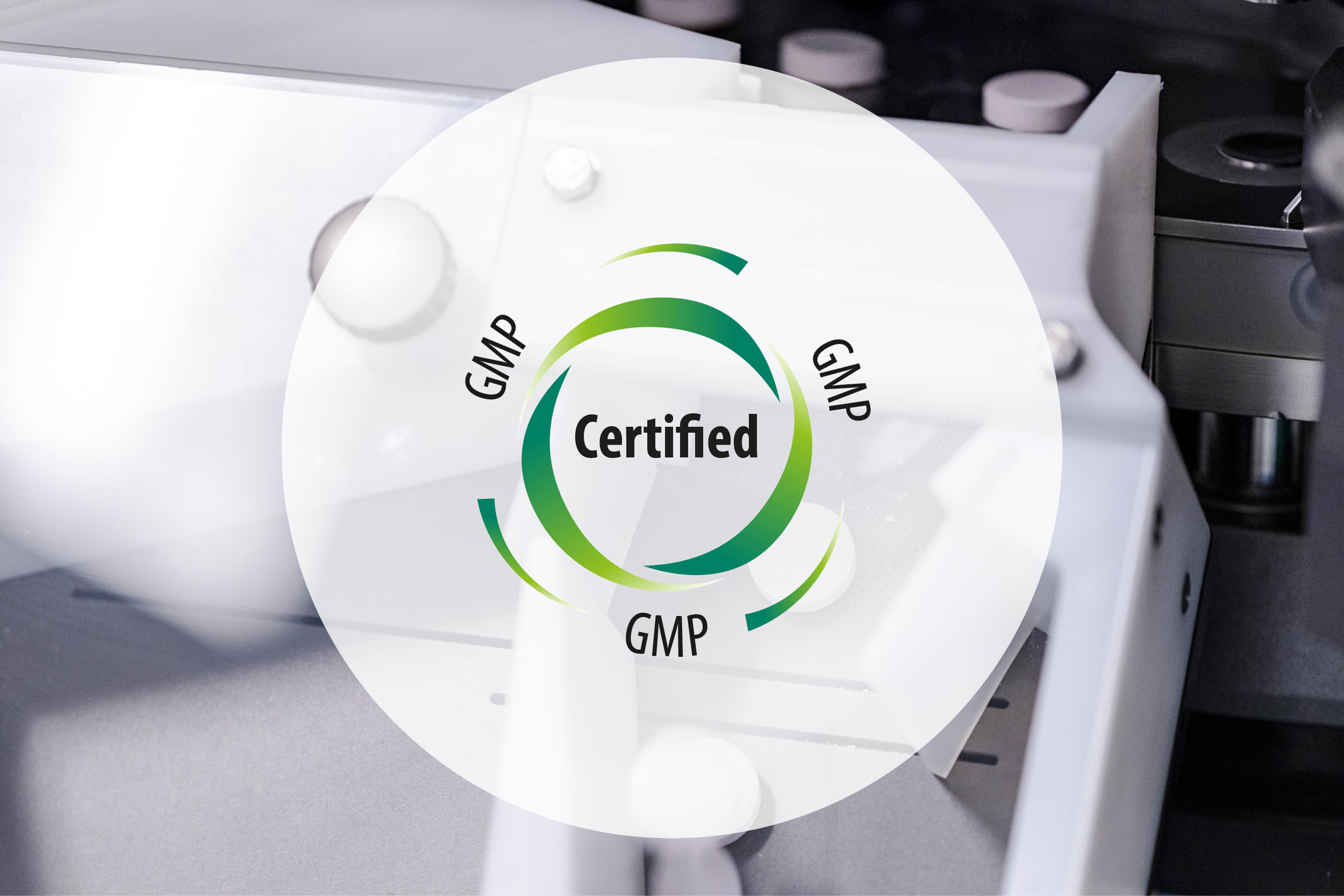 Tablettenpresse, darauf GMP Logo