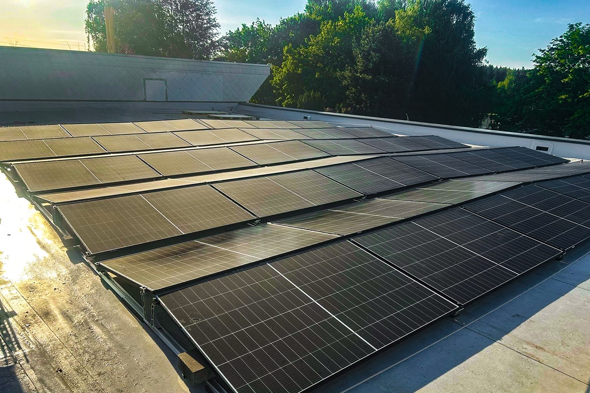 PV Anlage auf dem Dach von Biohealth in Münchberg
